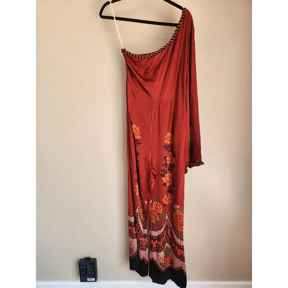 NWD Farm Rio x Anthropologie One-Shoulder Printed Satin Jumpsuit Sz S Red 9D403 - Picture 2 of 16